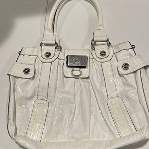 Patent leather guess handbag